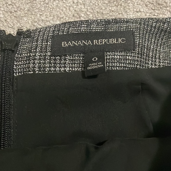 Banana republic skirt. Size: 0 - Picture 3 of 7